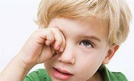 择思达斯:小孩老是眨眼睛撅嘴是不是得了抽动症 择思达斯:小孩老是眨眼睛撅嘴是不是得了抽动症